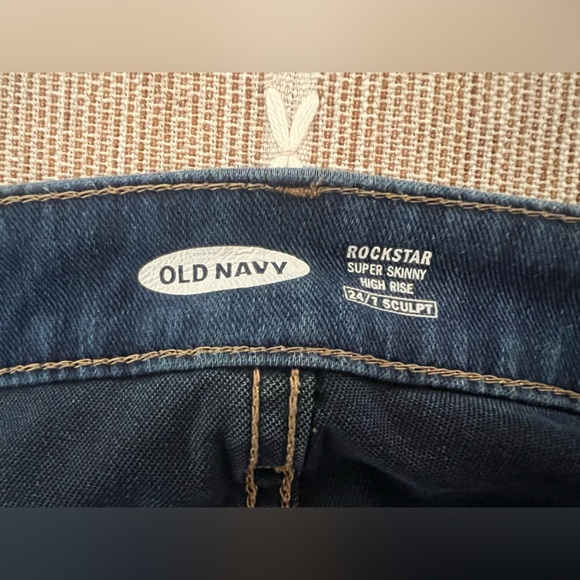 Old Navy - super stretchy Rockstar jeggings in a dark denim - Picture 2 of 5